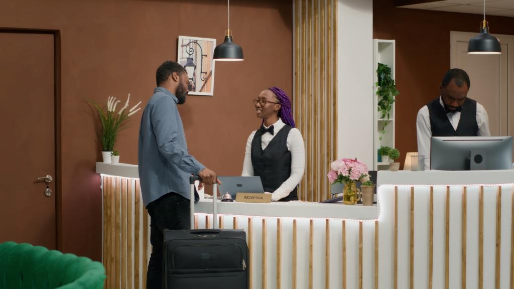 Perhotelan & Kapal Pesiar